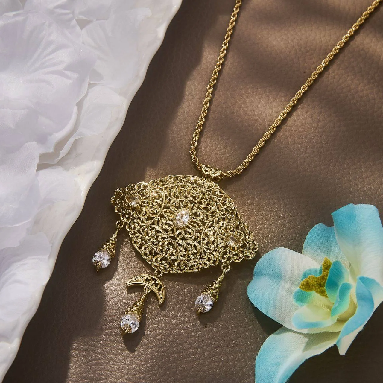 قلادة بديل الذهب من النوع الممتاز