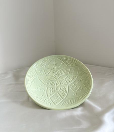 Grande Assiette - Vert Amande & Motifs en Relief
