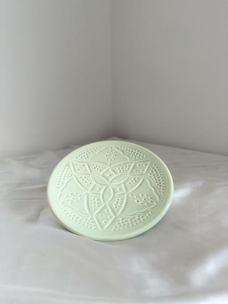 Petite Assiette - Vert Amande & Motifs en Relief