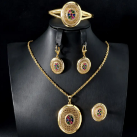 المجوهرات والاكسسوارات