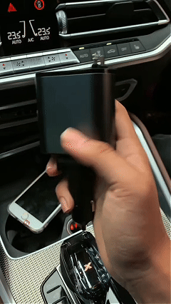 ™ChargeFlow - شاحن السيارة القابل للسحب