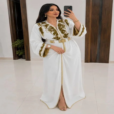 👑 قفطان كريب حرير بالطرزة الرباطية الفاخرة.