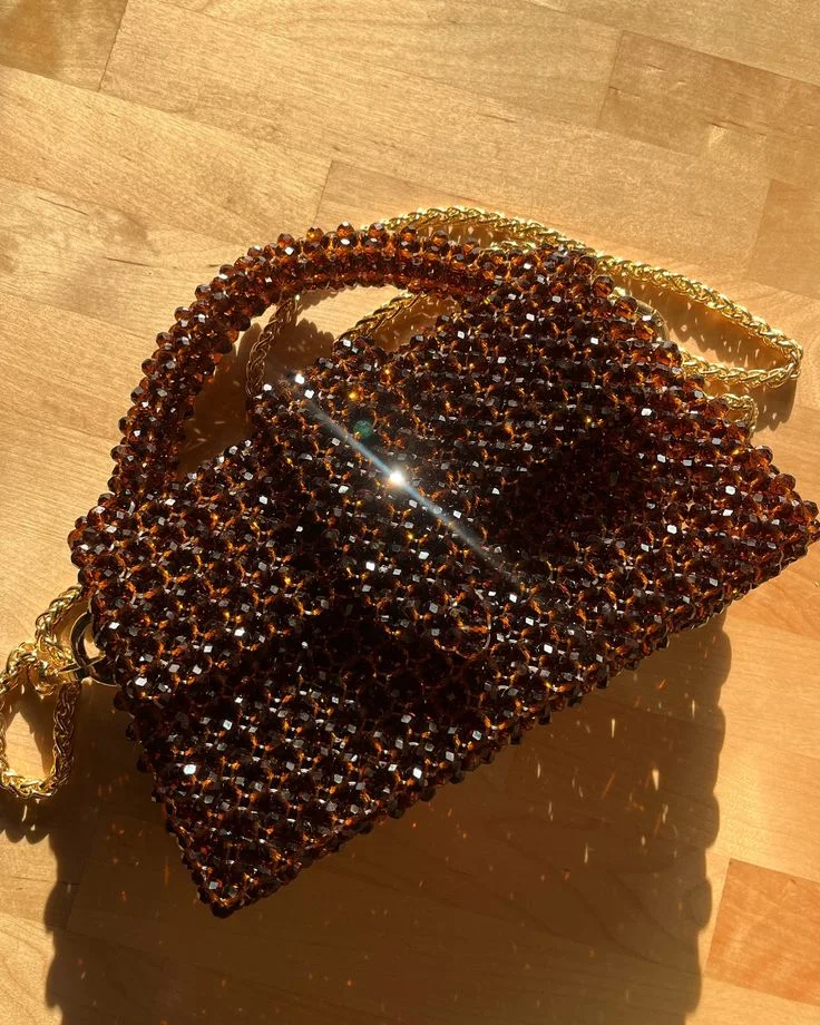 حقيبة الكريستال الحر – لمسة فخامة لا تقاوم