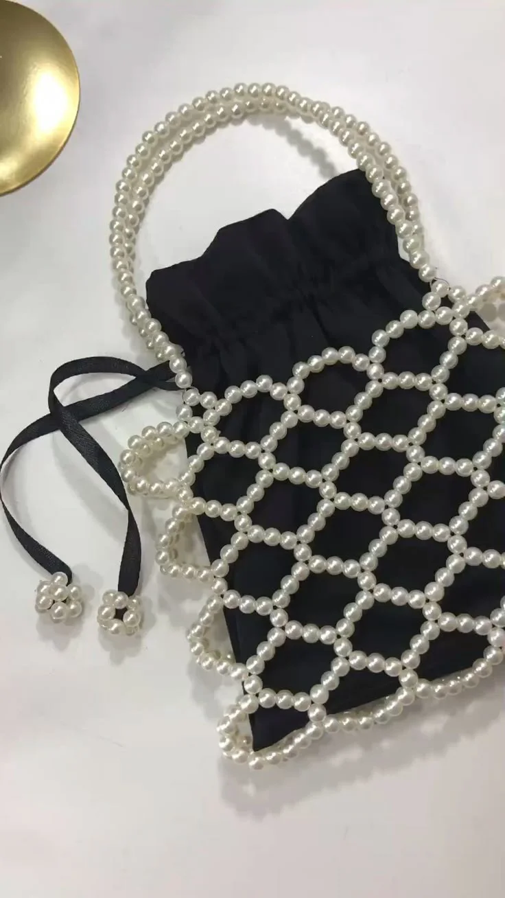 حقيبة اللؤلؤ المشبكة  لمسة من الأناقة اليومية