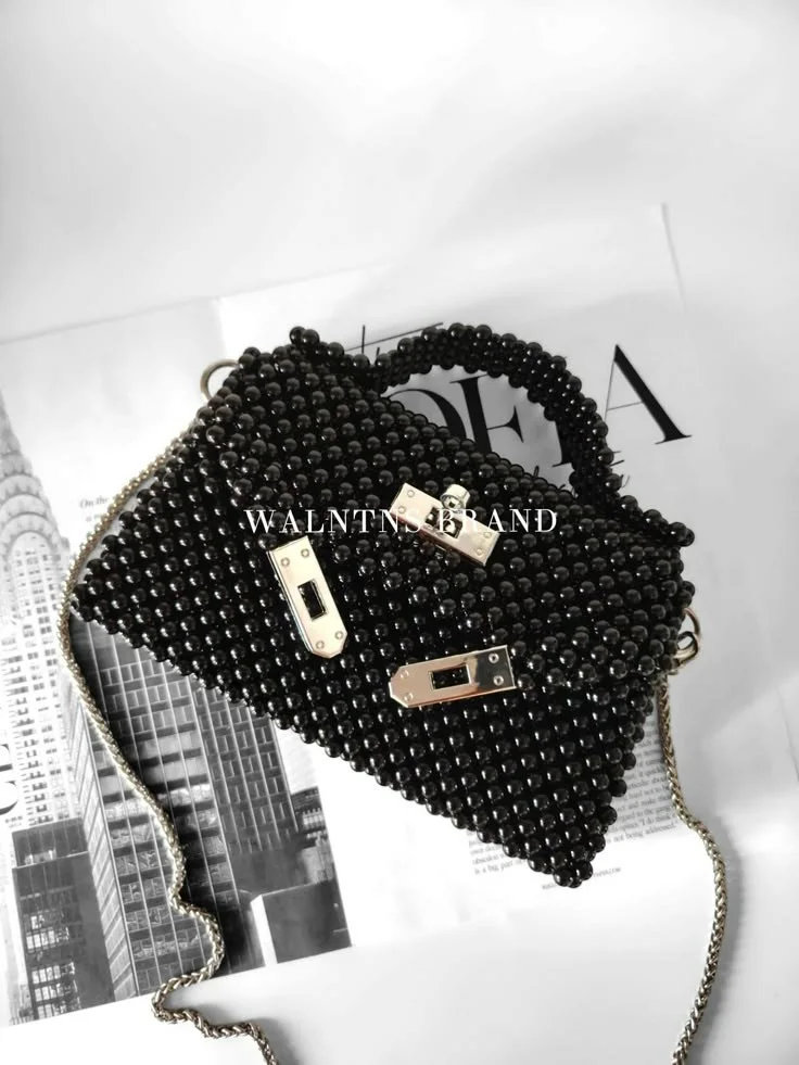 Monaco Luxe: تألق الفخامة في حقيبة واحدة