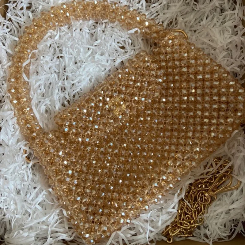 حقيبة الكريستال الحر – لمسة فخامة لا تقاوم