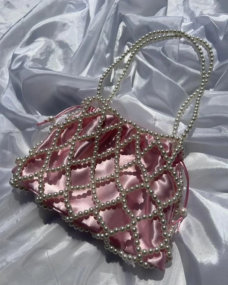 حقيبة اللؤلؤ المشبكة  لمسة من الأناقة اليومية