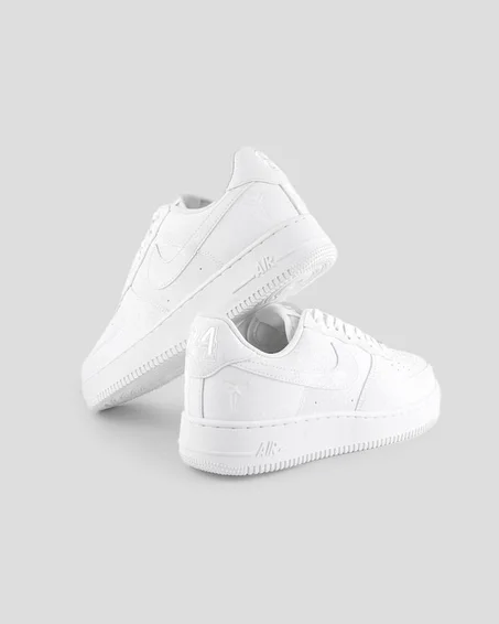 👟 حذاء أبيض عصري – ستايل نظيف لكل يوم