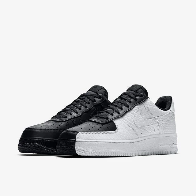 حذاء رياضي كلاسيك أبيض × أسود – تصميم عصري