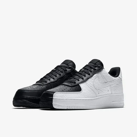 حذاء رياضي كلاسيك أبيض × أسود – تصميم عصري