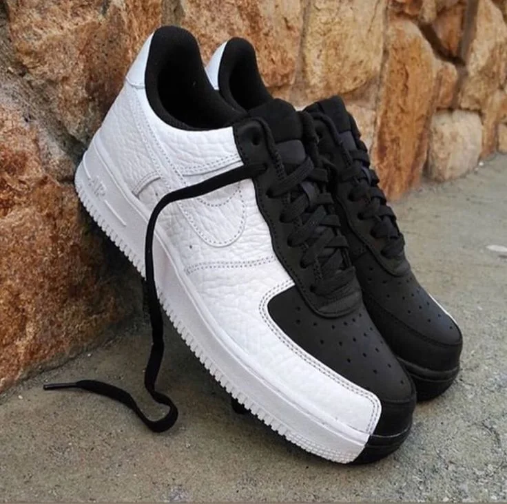 حذاء رياضي كلاسيك أبيض × أسود – تصميم عصري