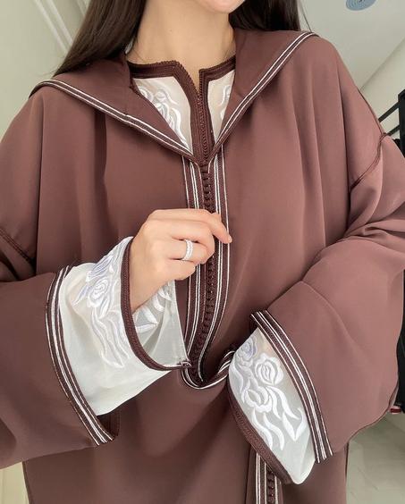 ملابس تقليديه للنساء