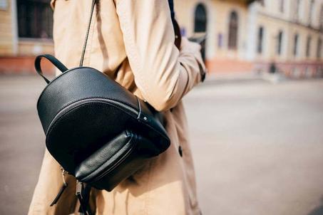 Sac à dos et mode/حقيبة الظهر والأزياء