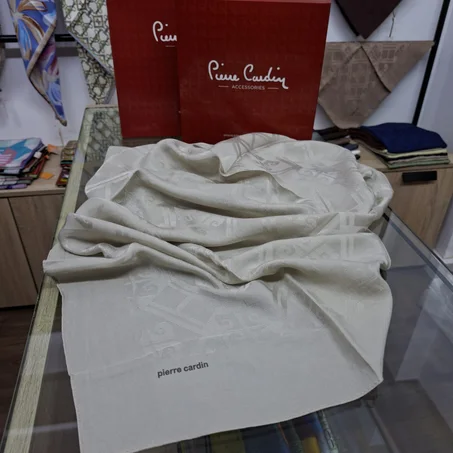 FOULARD PIERRE CARDIN/933