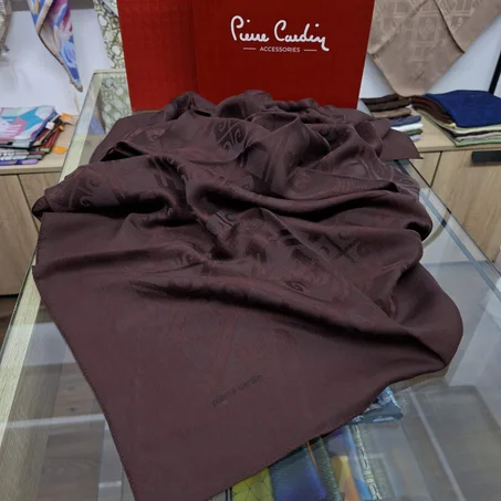 FOULARD PIERRE CARDIN /942