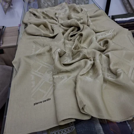 CHALE PIERRE CARDIN NAIA/961