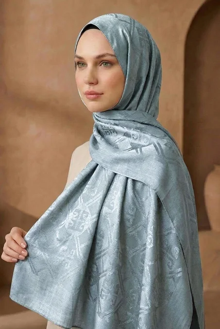 CHALE PIERRE CARDIN /953