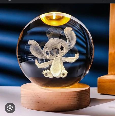 الكرة البلورية المضيئة