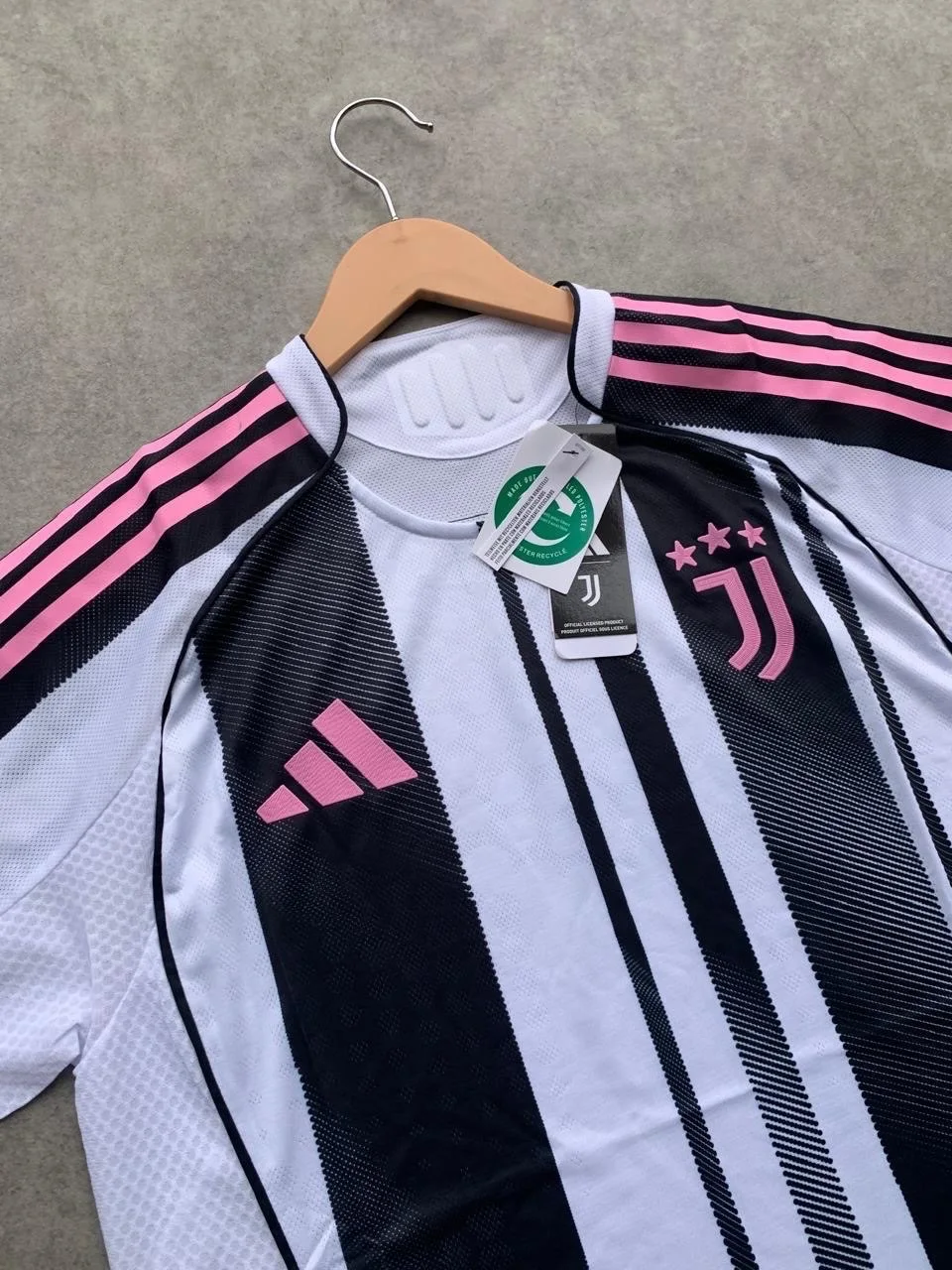 Juventus 24/25 Home Kit - Player Edition