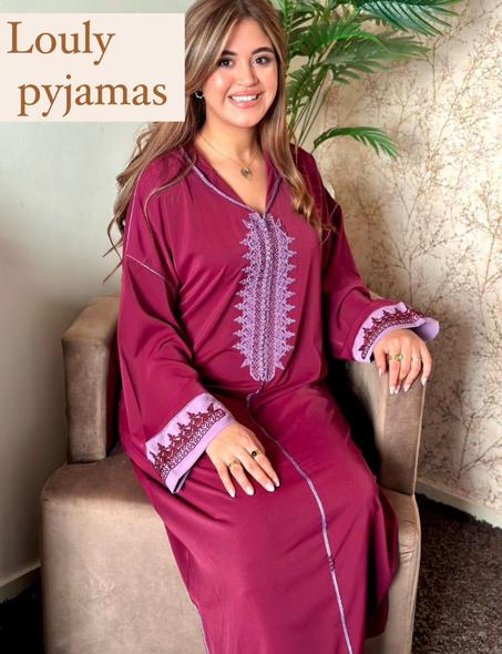 جلابة مطروزة