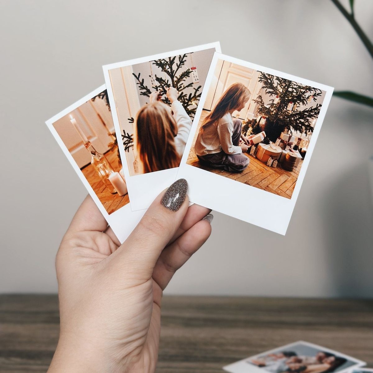 طباعة صورك على هيئة بولارويد (9cm × 9cm)