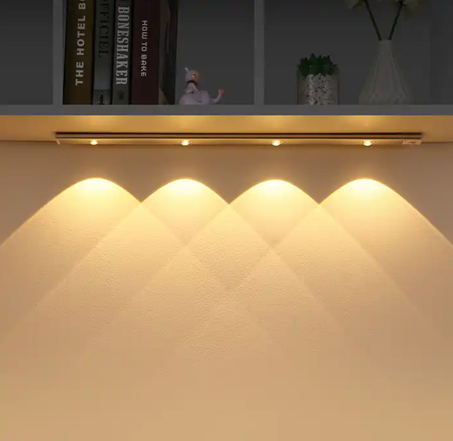 مصباح LED بمستشعر الحركة