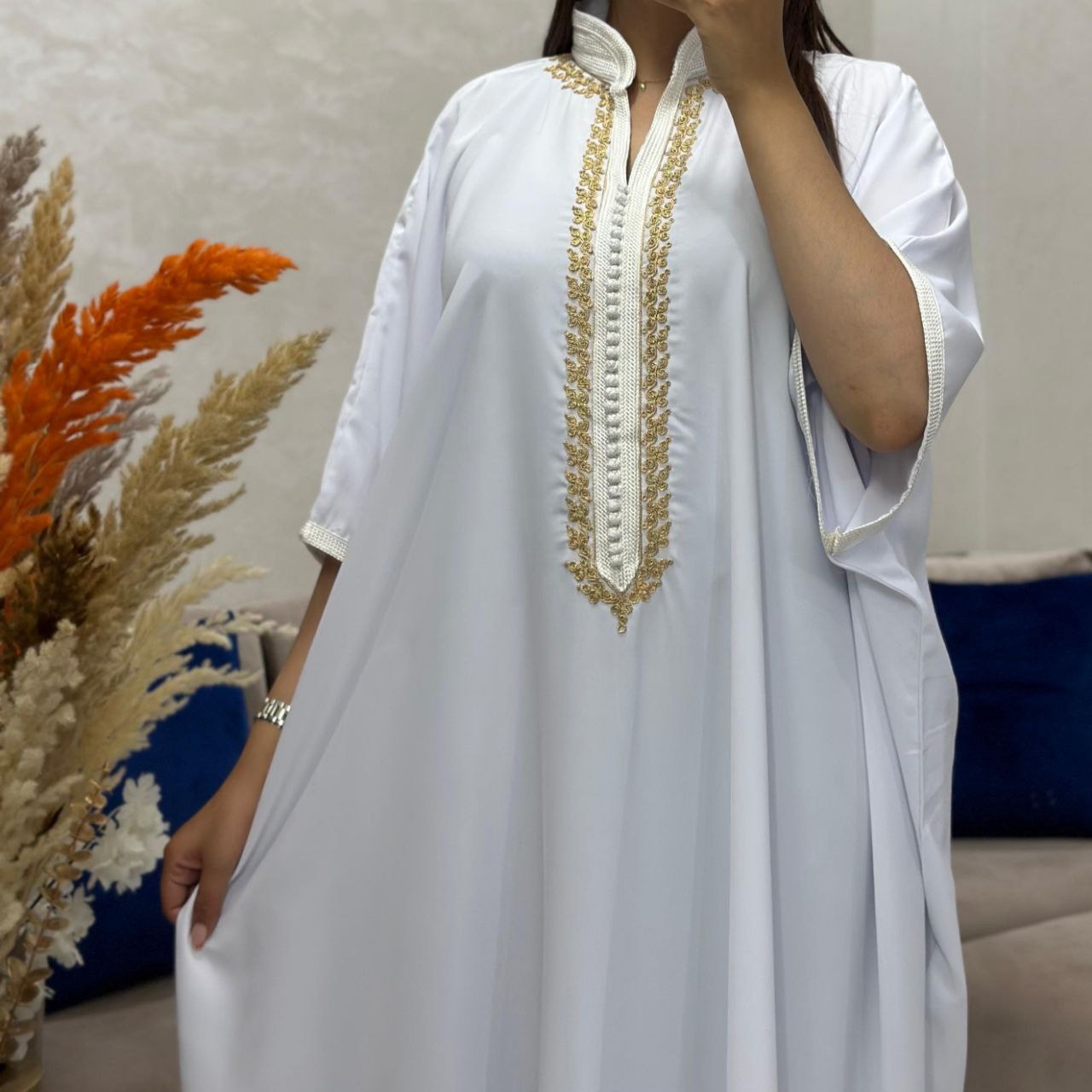 فراشة عريضة راقية