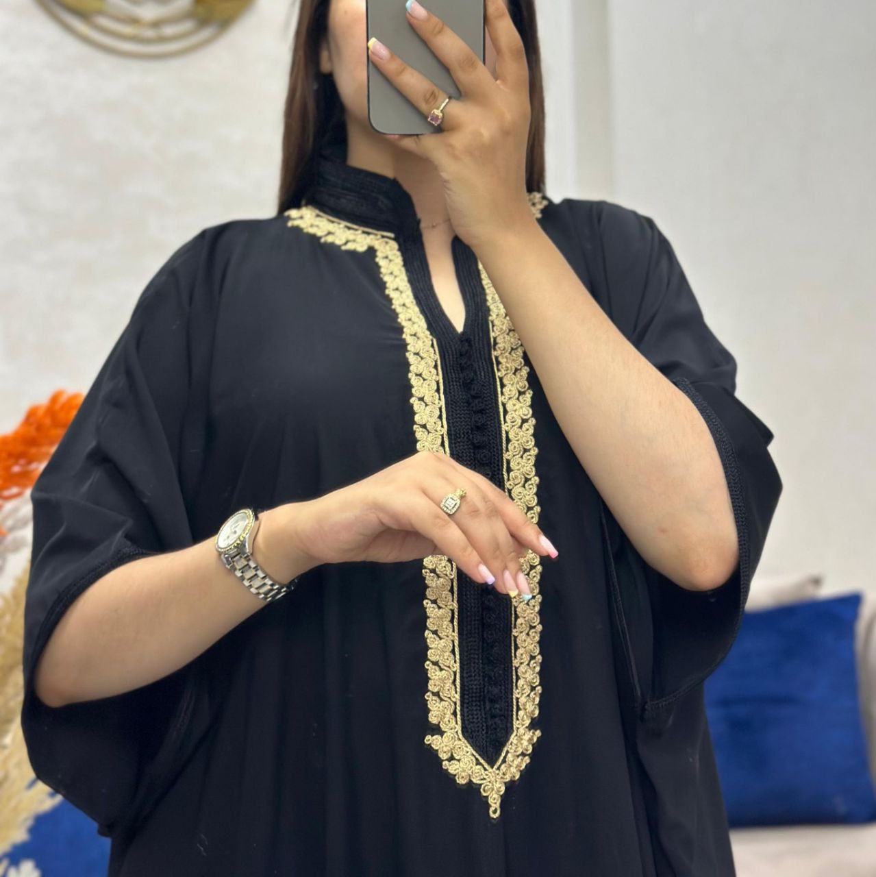 فراشة عريضة راقية