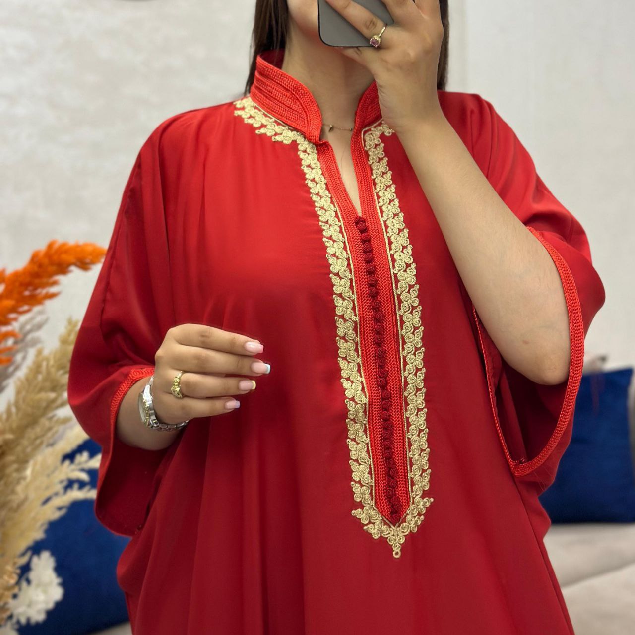 فراشة عريضة راقية