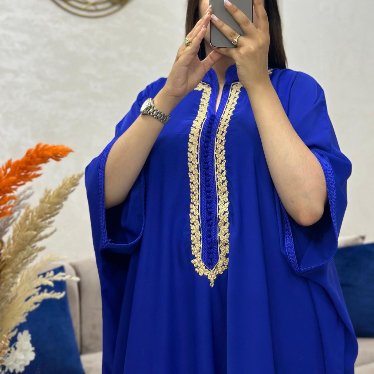 فراشة عريضة راقية