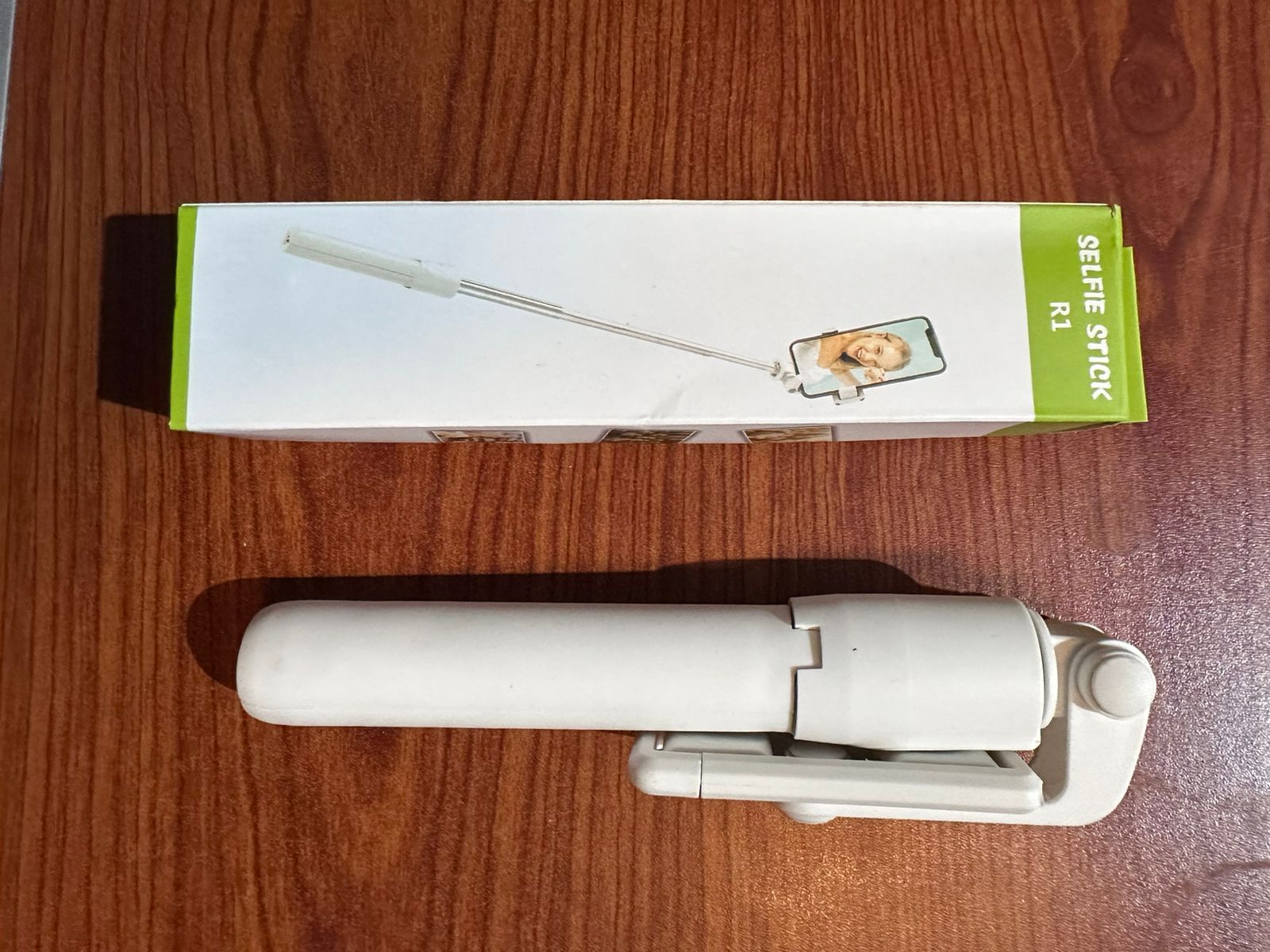 Wireless Bluetooth Selfie Stick