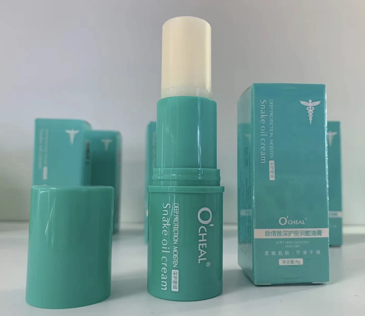 زبدة الكاكاو الطبيعية لترطيب عميق وعناية فائقة - نعومة ومرونة لكامل الجسم والوجه (مضادة للجفاف والشيخوخة)