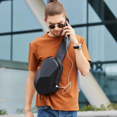 حقيبة كتف رجالية عصرية BANGE بتصميم صلب – مع منفذ شحن USB