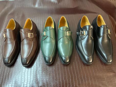 SOULIERS EN CUIRS AUTHENTIQUES