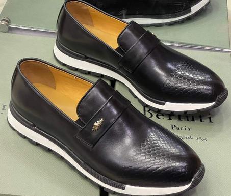 SOUIERS EN CUIRS AUTHENTIQUES