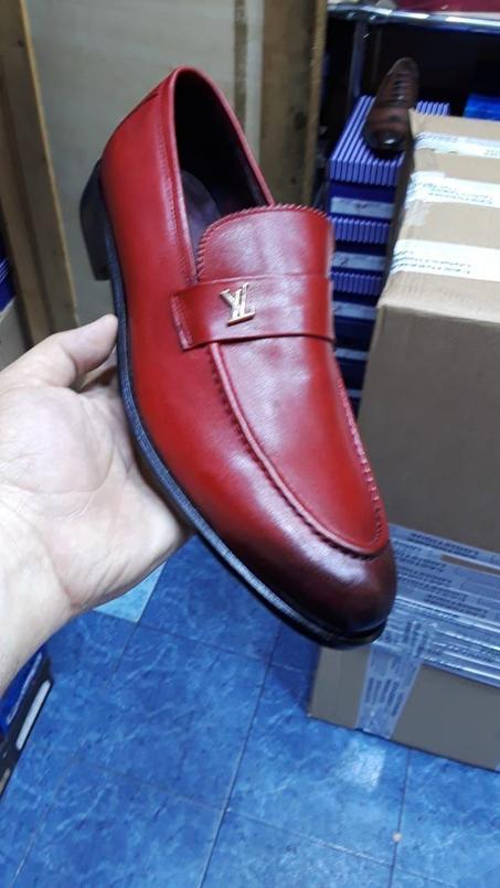 SOULIERS EN CUIRS IMPORTÉS