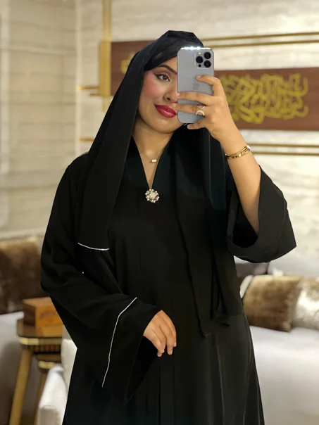 عباية SOFTI الراقية بألوان ملكية فاخرة