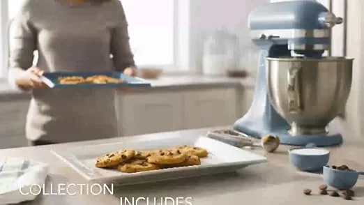 قالب ميني موفين وميني كيك احترافي 24 عين من KitchenAid