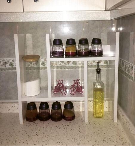 الفوضى فالمطبخ سالات… استغل كل سنتيمتر فدارك بهاد الرف السحري!