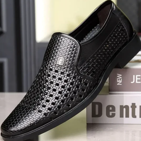 MOCASSINS EN CUIR PERFORÉ-SN