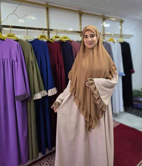 طقم العباية والفولار الملكي بالكشكشة - ثوب كريب روزا الأصلي