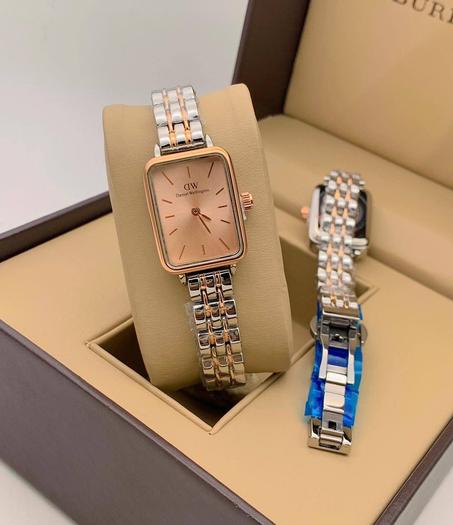 المستطيلة – لمسة من الفخامة Daniel Wellington ساعة