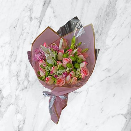 Bouquet Romance Fraîche – Roses Roses & Lys Blancs