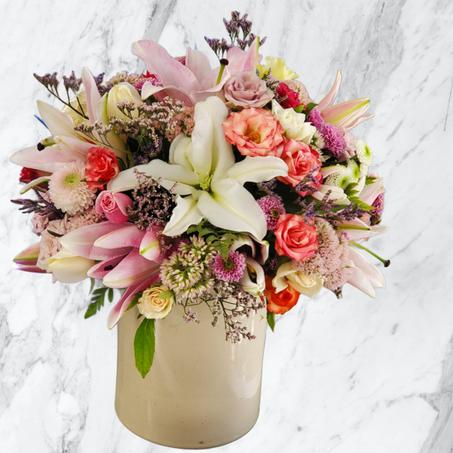 Élégance Florale en Vase