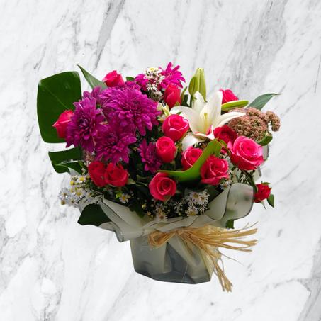 Bouquet Coloré – Roses & Chrysanthemums