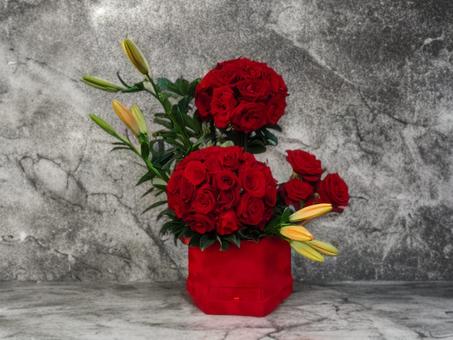 Élégance Rouge – Arrangement Géométrique