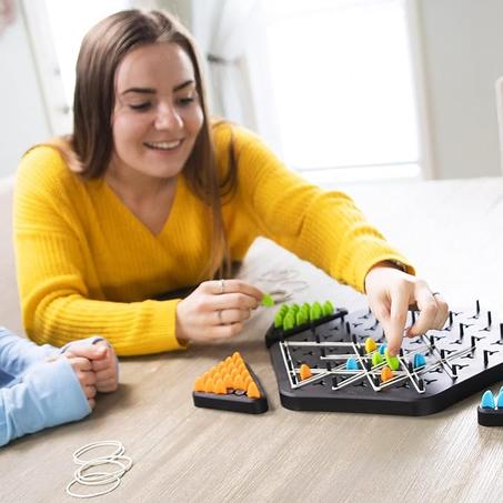 لعبة الشطرنج المثلث للأطفال