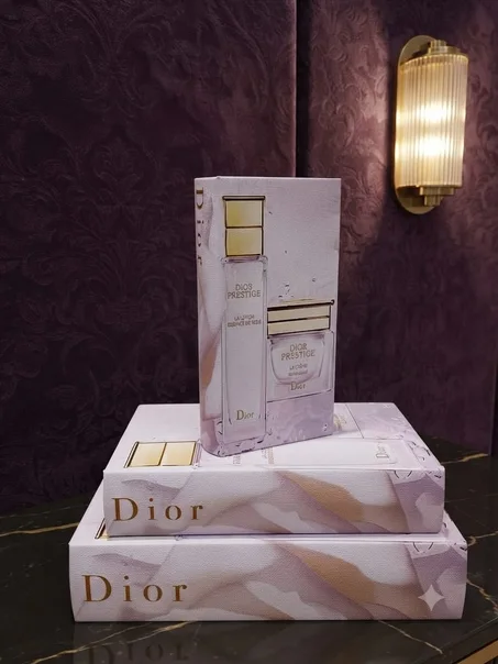 Ensemble de Livres Décoratifs Factices – Style Maison de Haute Couture