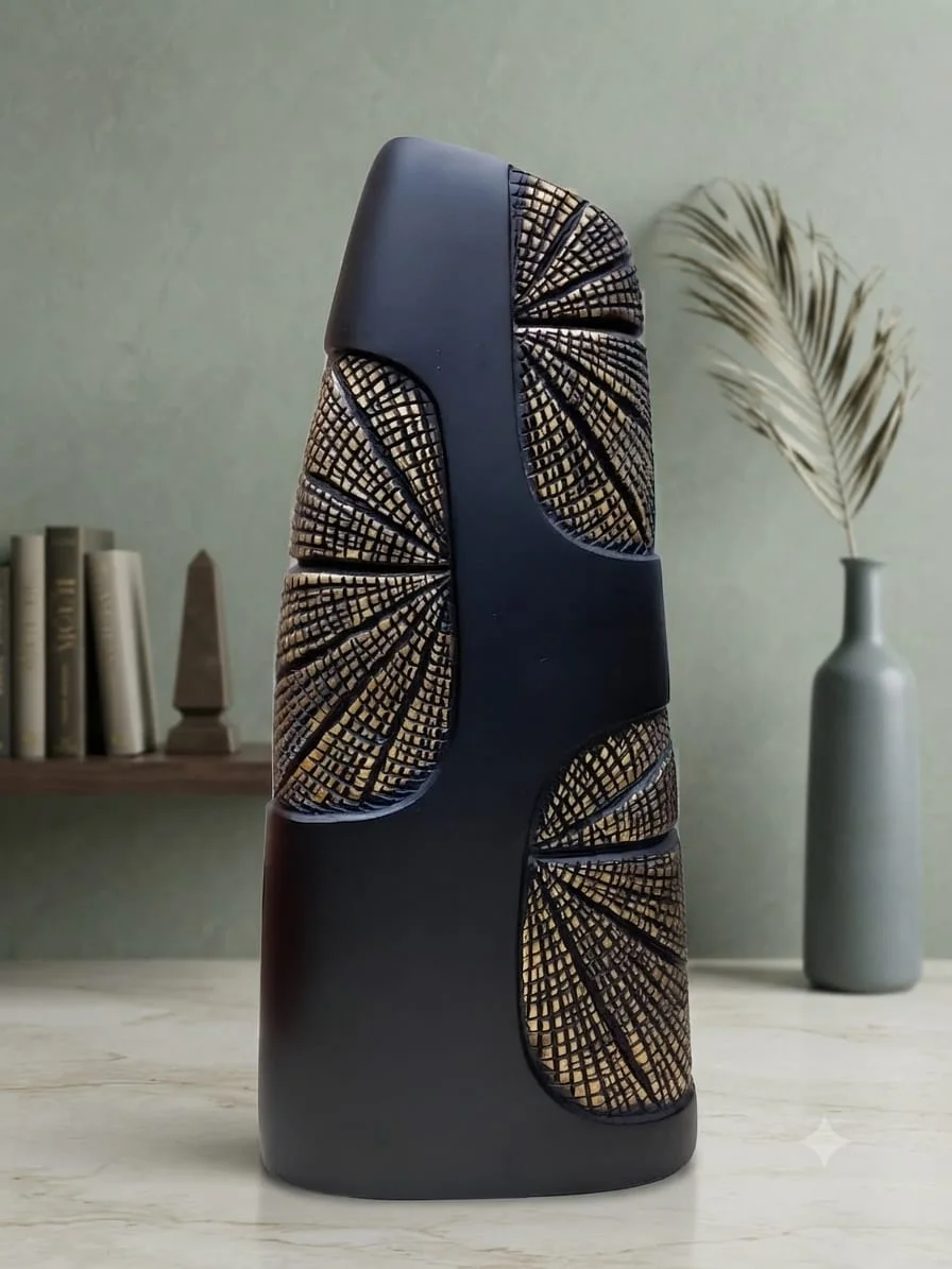 Vase Sculptural Luxueux Noir & Dorures en Relief en caoutchouc
