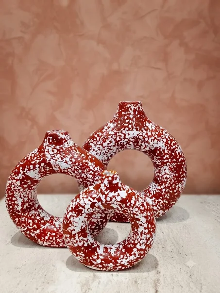Ensemble de 3 Vases Décoratifs Artisanaux – sans fleurs